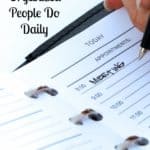 Habits of highly successfully organized people help them stay focused on the tasks they need to do!