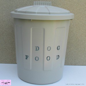 How to store your dog food and to ensure that it stays healthy for your dog to eat and enjoy! There are things you need to know!