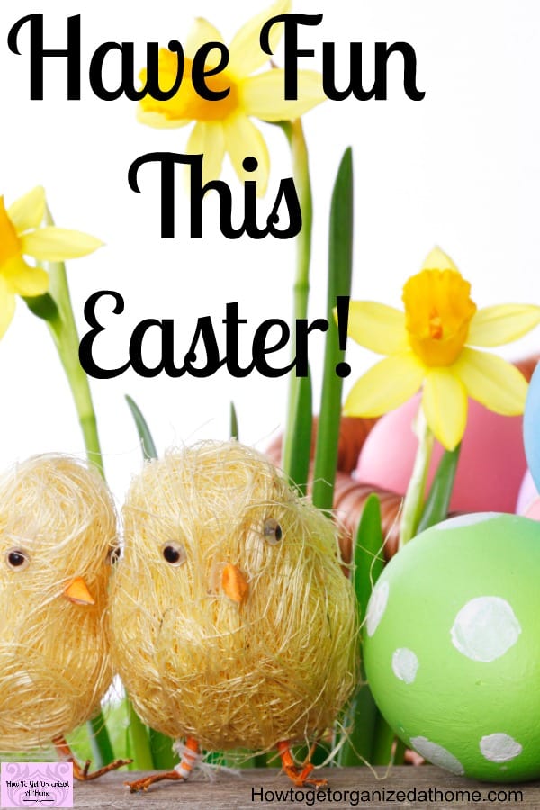 Free Easter printable template colouring sheets for kids! Make a simple Easter card or just practice your colouring skills!